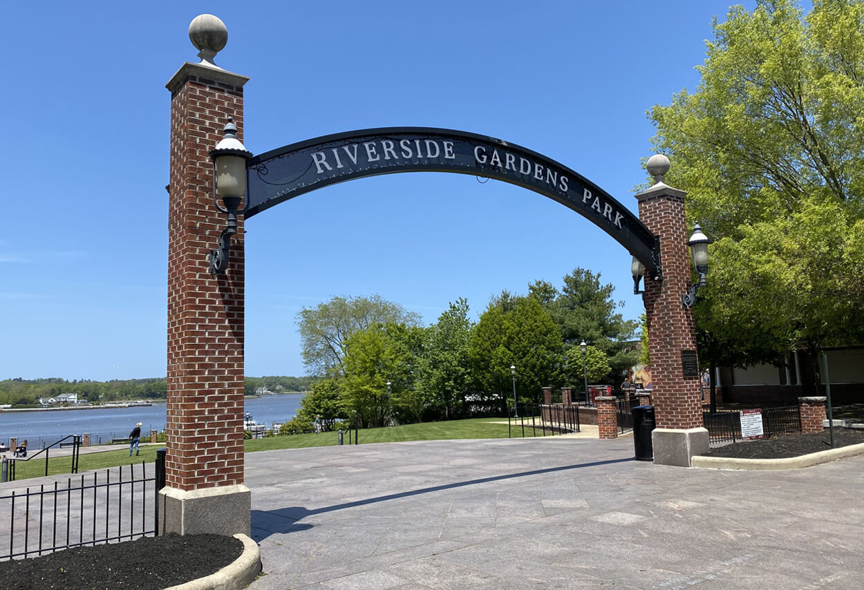 Riverside Gardens Park